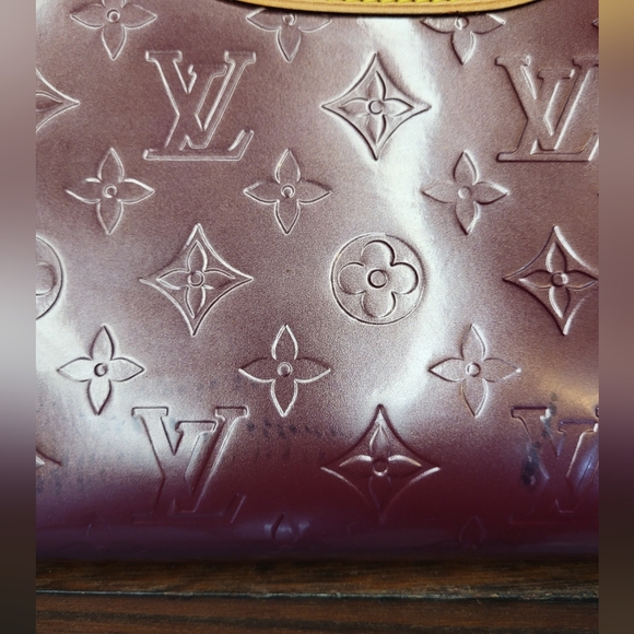 LOUIS VUITTON Roxbury Drive Monogram Vernis Handbag - Picture 11 of 16